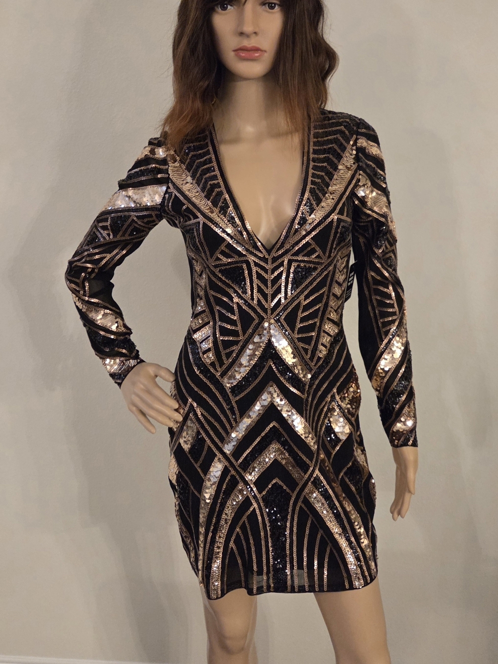 express black and gold sequin dress with Rose Geo Pattern or formal gatherings Footer: Express Shipping Asymmetric Neckline Floaty Maxi Size:22 USA